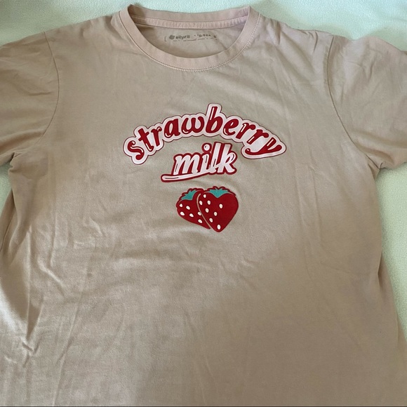 Strawberry Milk Graphic Tee - Picture 2 of 4